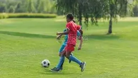 萨拉赫英超首度缺席，53场不败神话破灭！斯洛特豪赌一掷千金，战局风云突变！