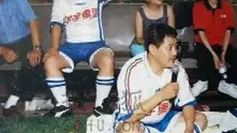 争议瞬间！费利佩进球成疑，热议：英超级好戏，竟演成了童年游戏？