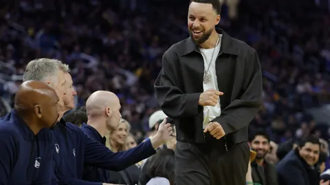 《皇马危机四伏！阿隆索恐步舒斯特尔后尘，塞维利亚一战成关键考验》